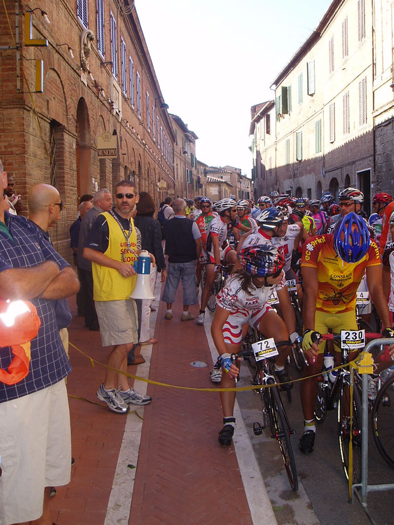gal/2007/15 - Fondo Valdarbia - La partenza/P9020025-01.jpg